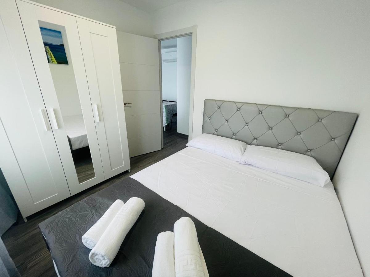 Barca 5 New Beach Apartment Sant Adria de Besos Exterior photo